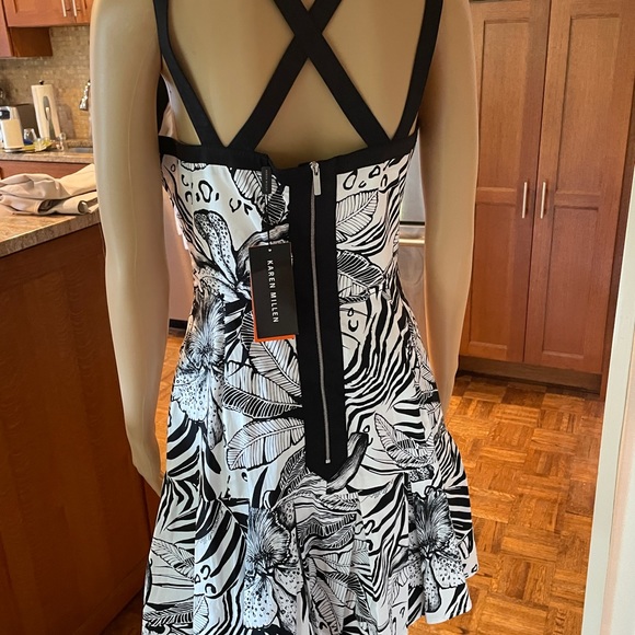 New with tags black-and-white multistrap Karen Millen minidress, size 8 (US) - Picture 4 of 14